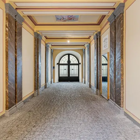 Private Luxury